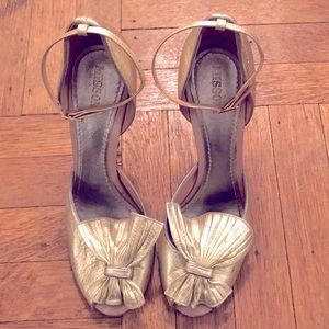 Missoni Gold Leather heels, super sophisticated!